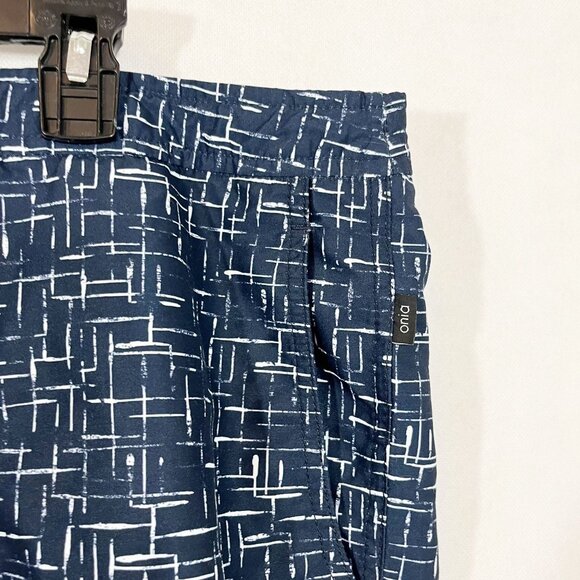 Onia Calder Board Shorts Swim Navy Blue & White Geometric Lined - Size 38 - Picture 3 of 9